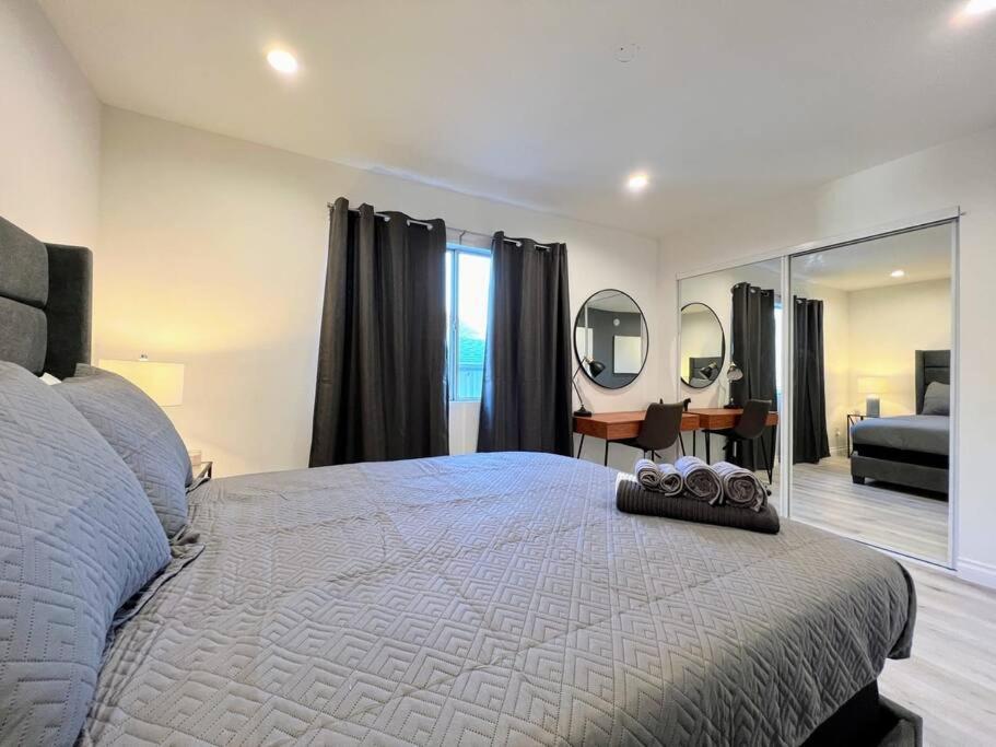 Hollywood Black Habitat Casa vacanze