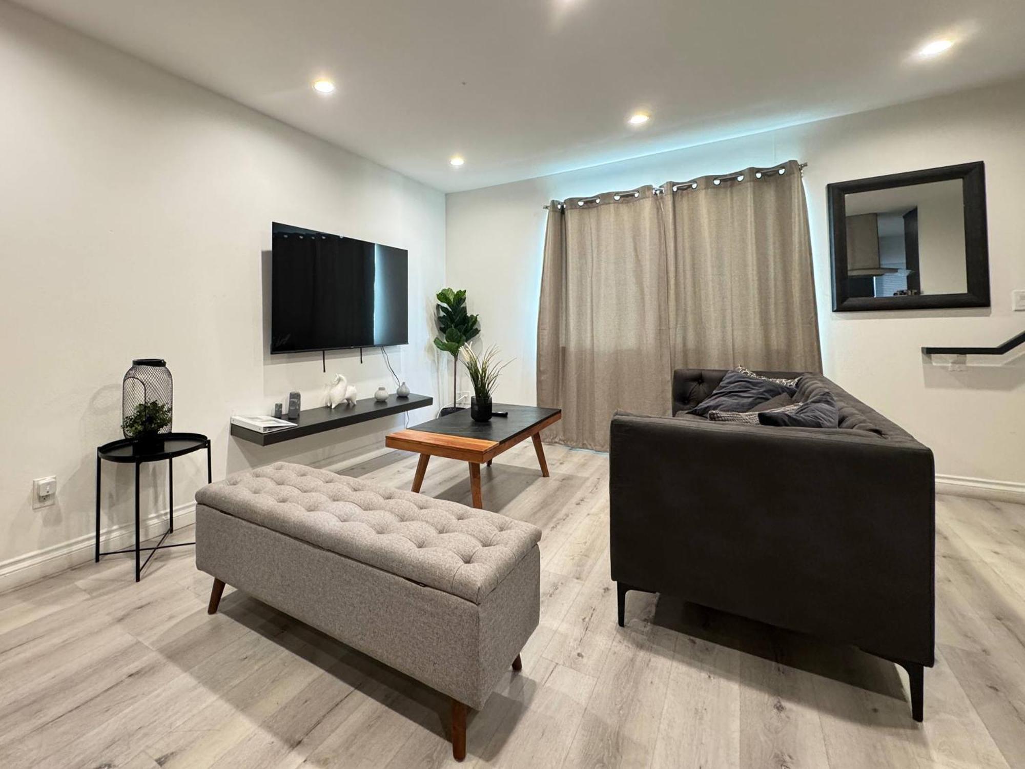 Hollywood Black Habitat * Los Angeles